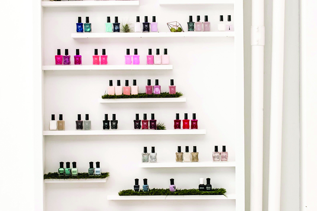What do customers saying after do nails service at Chic Nails & Beauty Bar?  | nail salon 50263